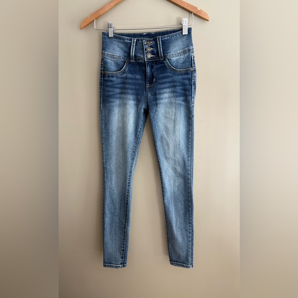 Wallflower High Rise Blue Jeans - Picture 5 of 17